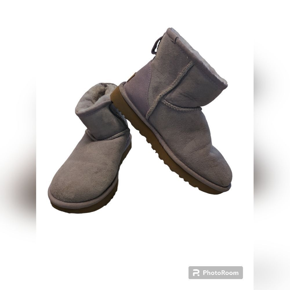 UGG Short Boots II - Lavender Size 6 only worn once
